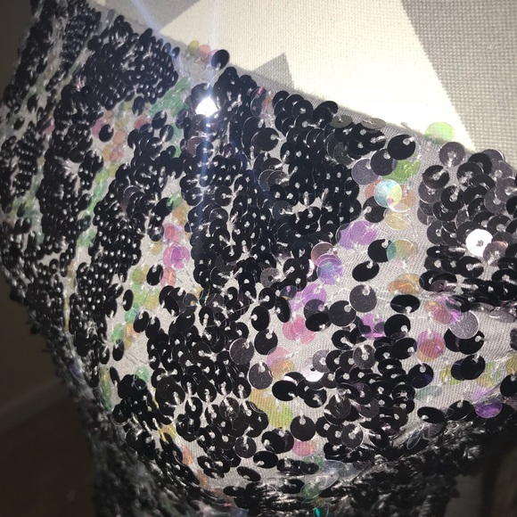 Express Sequin Tube Top - Picture 3 of 6